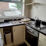 Cozy One Bedroom Holiday Home With Free Parking